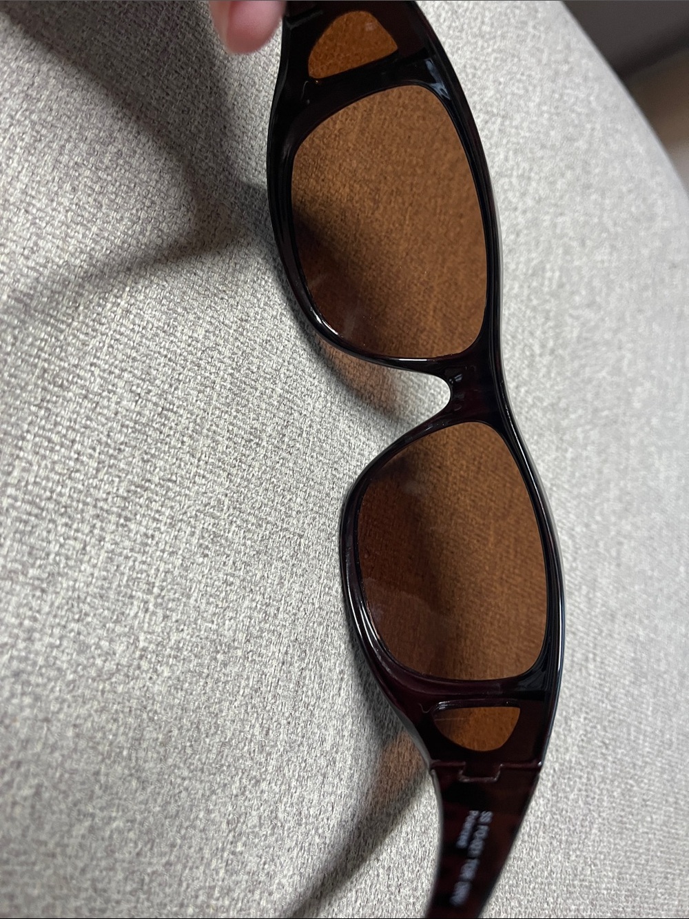 Foster Grant Women's Tortoiseshell Frame with Brown Lenses Sunglasses - Picture 4 of 9